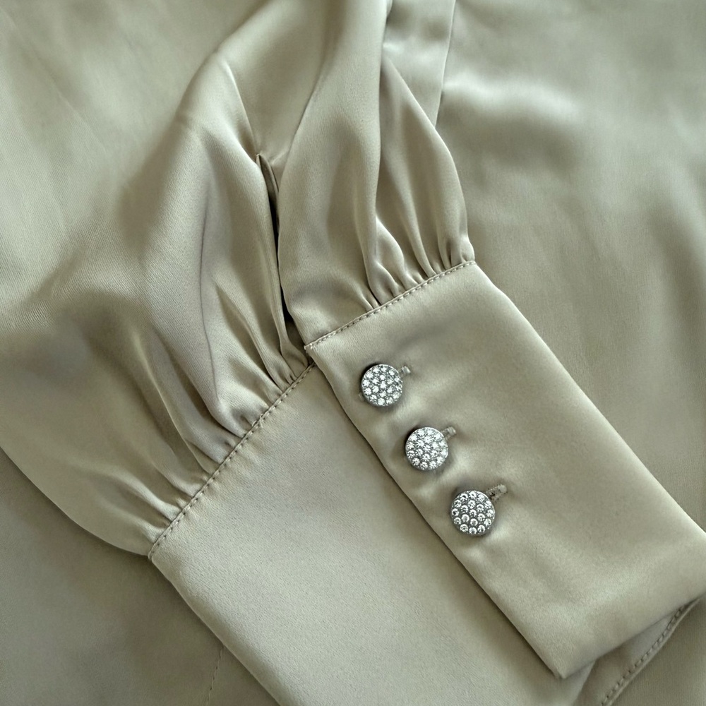 NWOT Tahari Gold Blouse - Picture 7 of 7